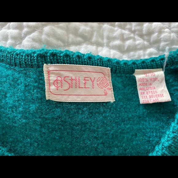 Vintage Sweater - Picture 10 of 10